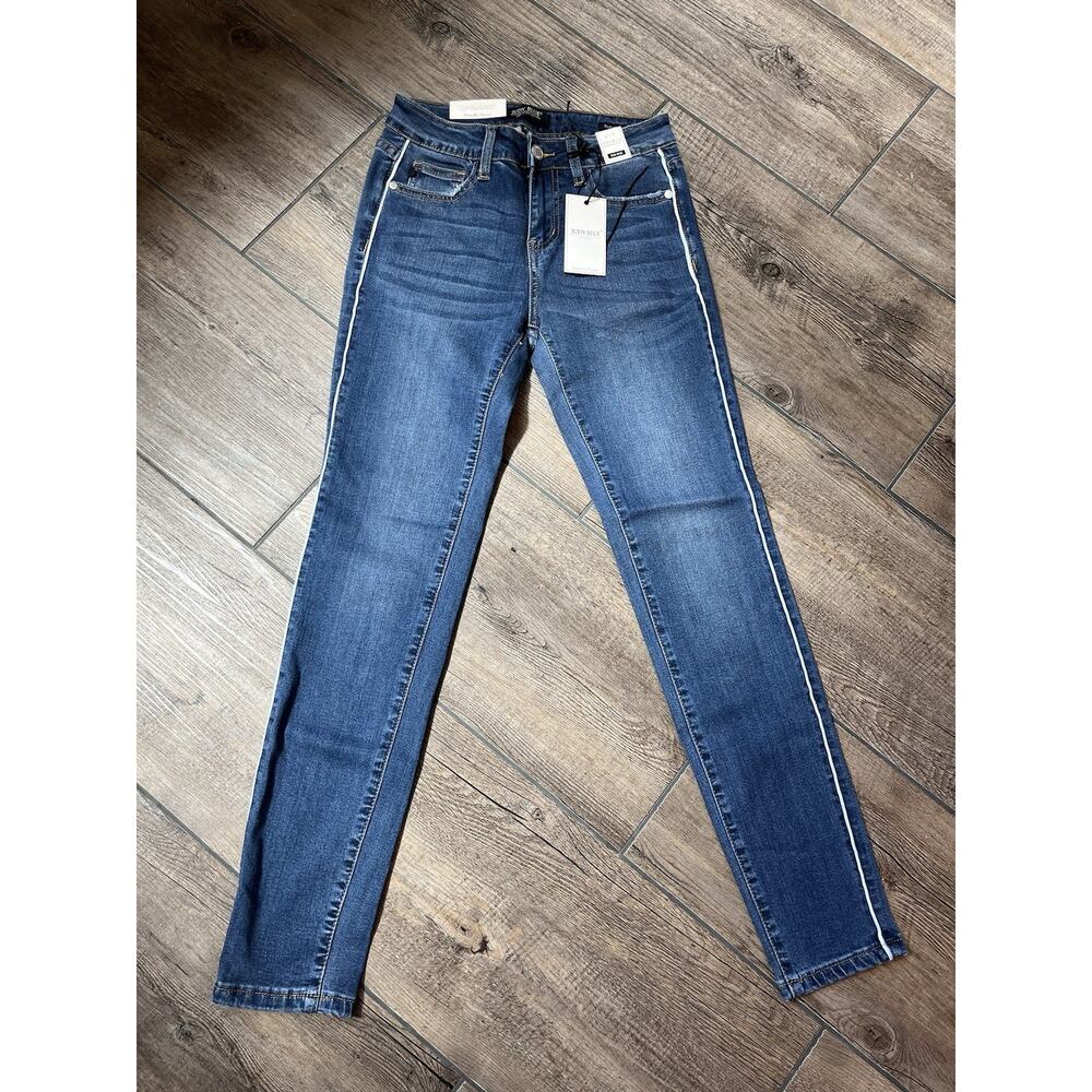 NWT Judy‎ Blue Mid Rise Skinny Fit Blue Stripe Jeans Women’s Size 26